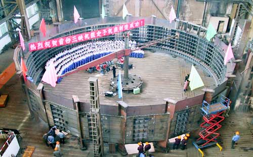 三峽發(fā)電廠7號機(jī)組組裝現(xiàn)場